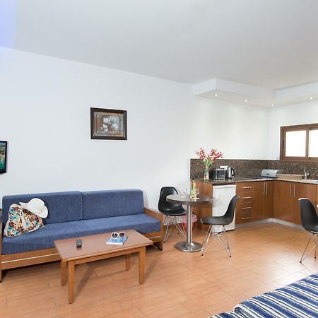 Loutsiana Deluxe Apts Ayia Napa Ngoại thất bức ảnh