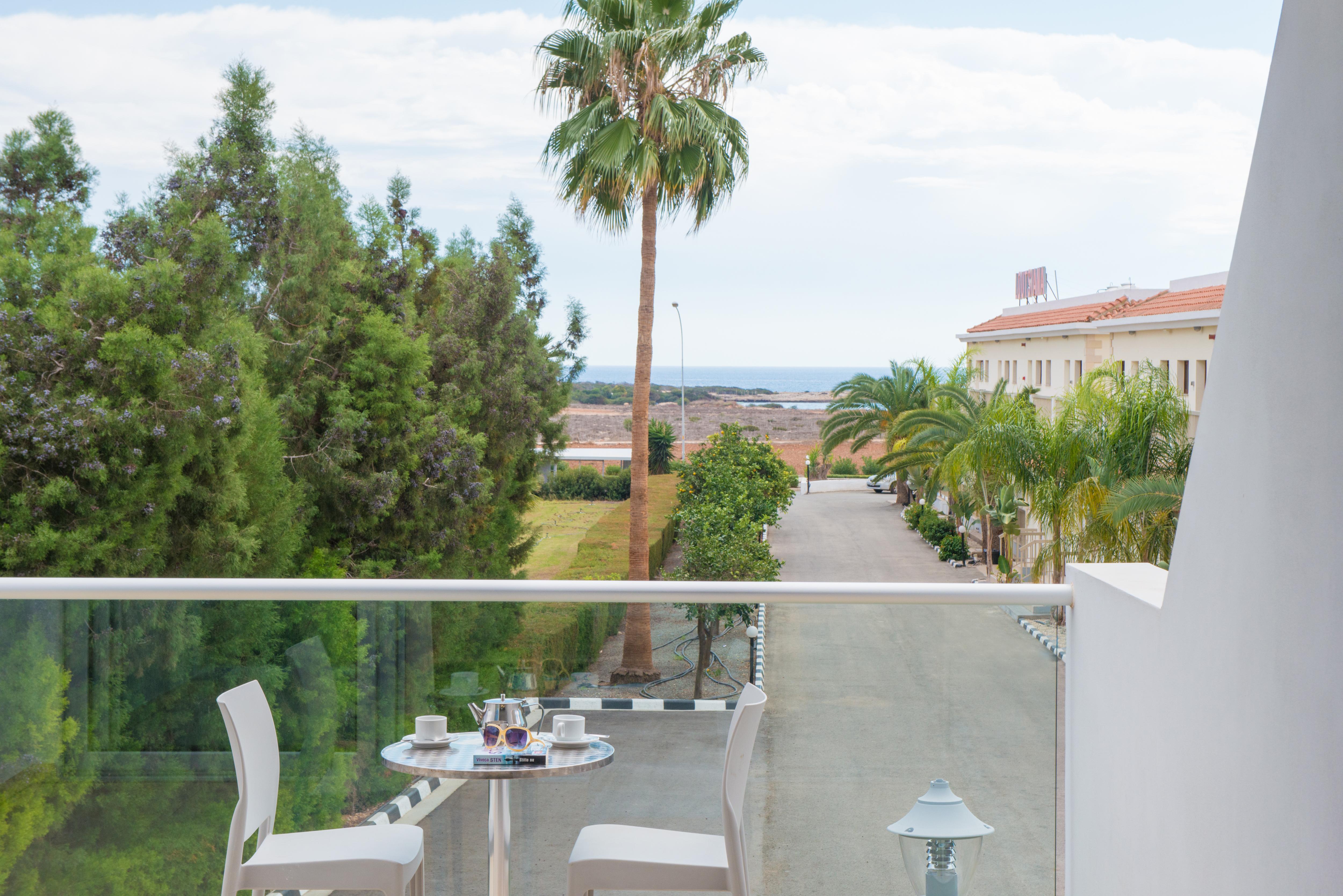 Loutsiana Deluxe Apts Ayia Napa Ngoại thất bức ảnh