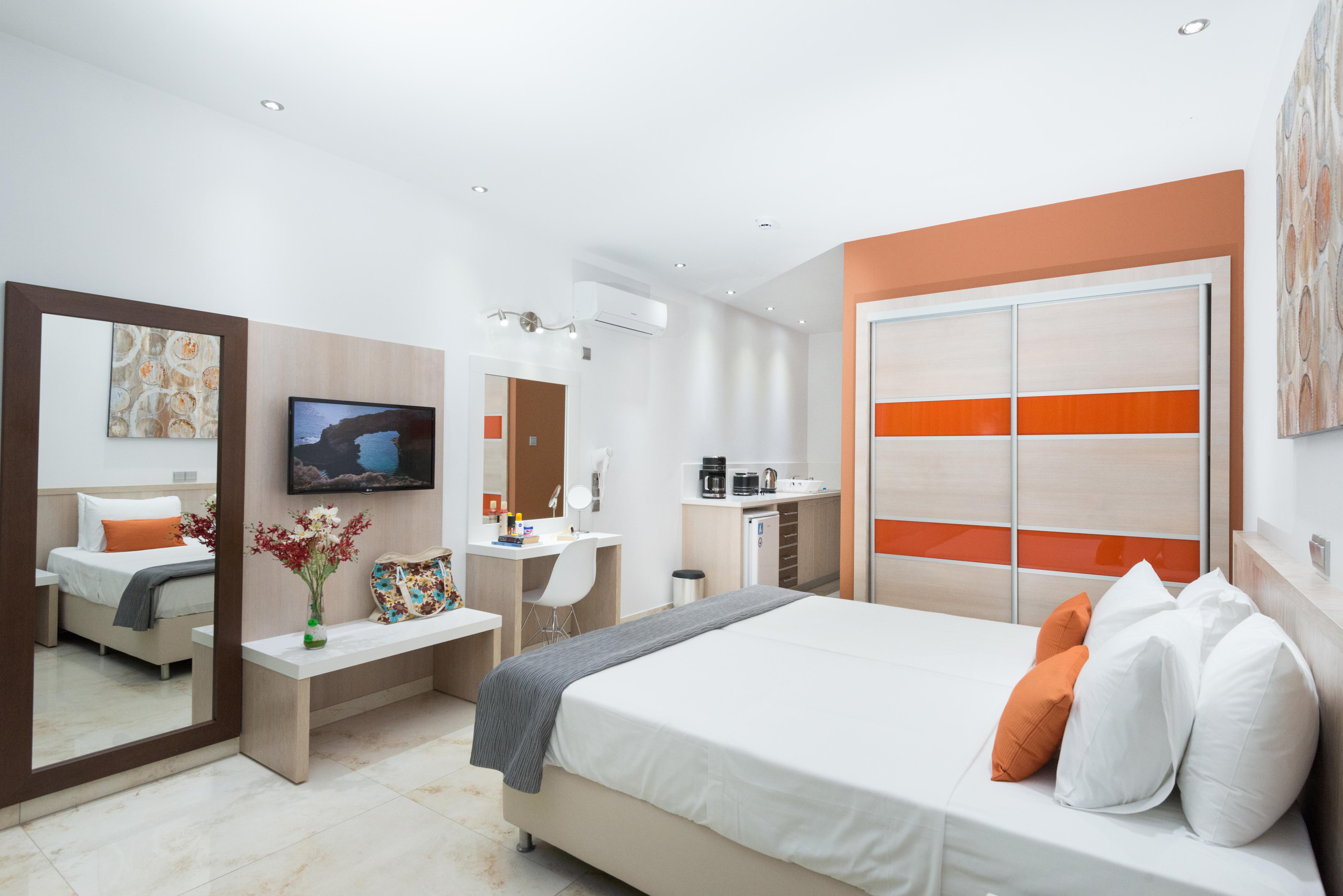 Loutsiana Deluxe Apts Ayia Napa Ngoại thất bức ảnh