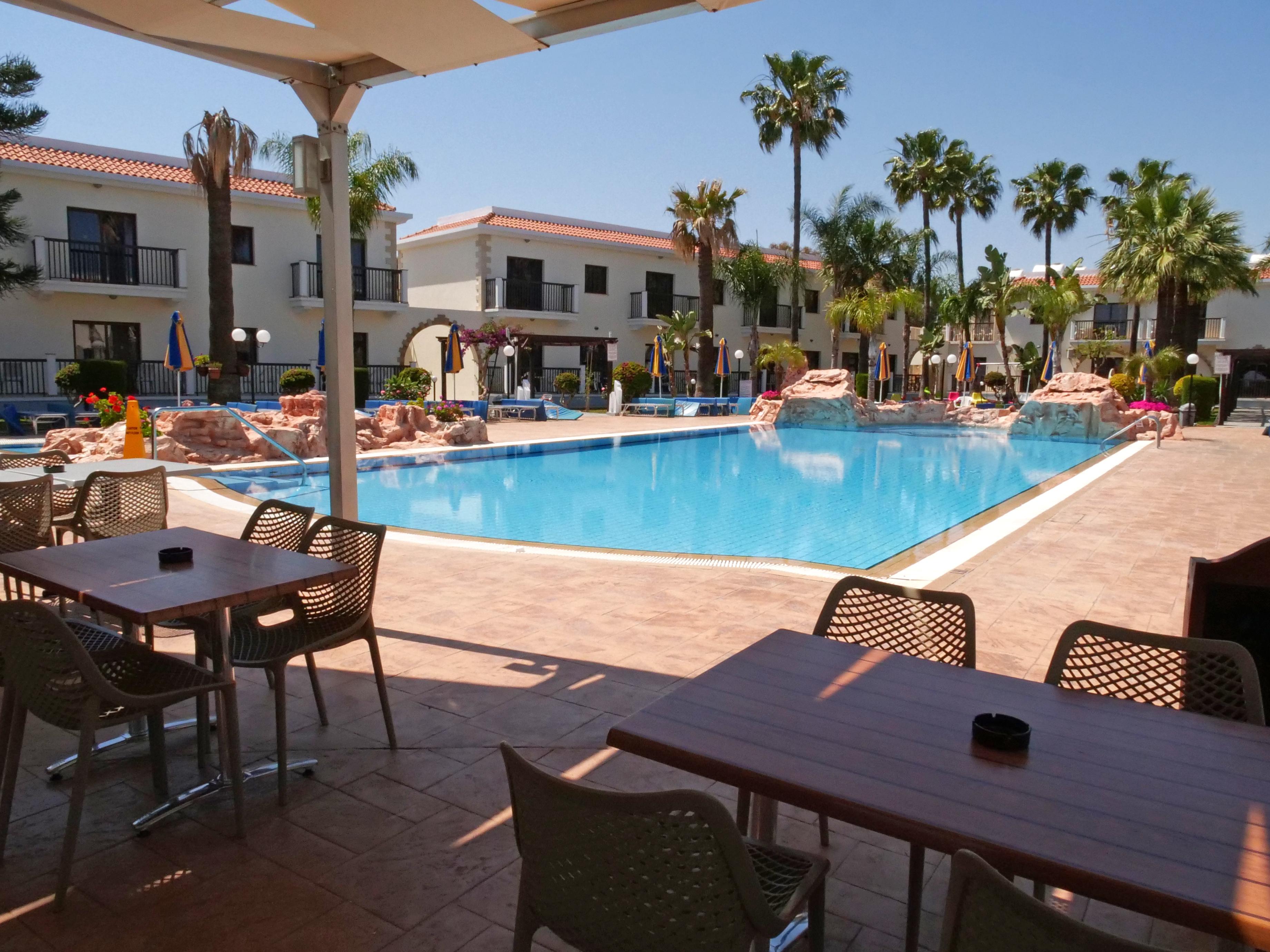 Loutsiana Deluxe Apts Ayia Napa Ngoại thất bức ảnh