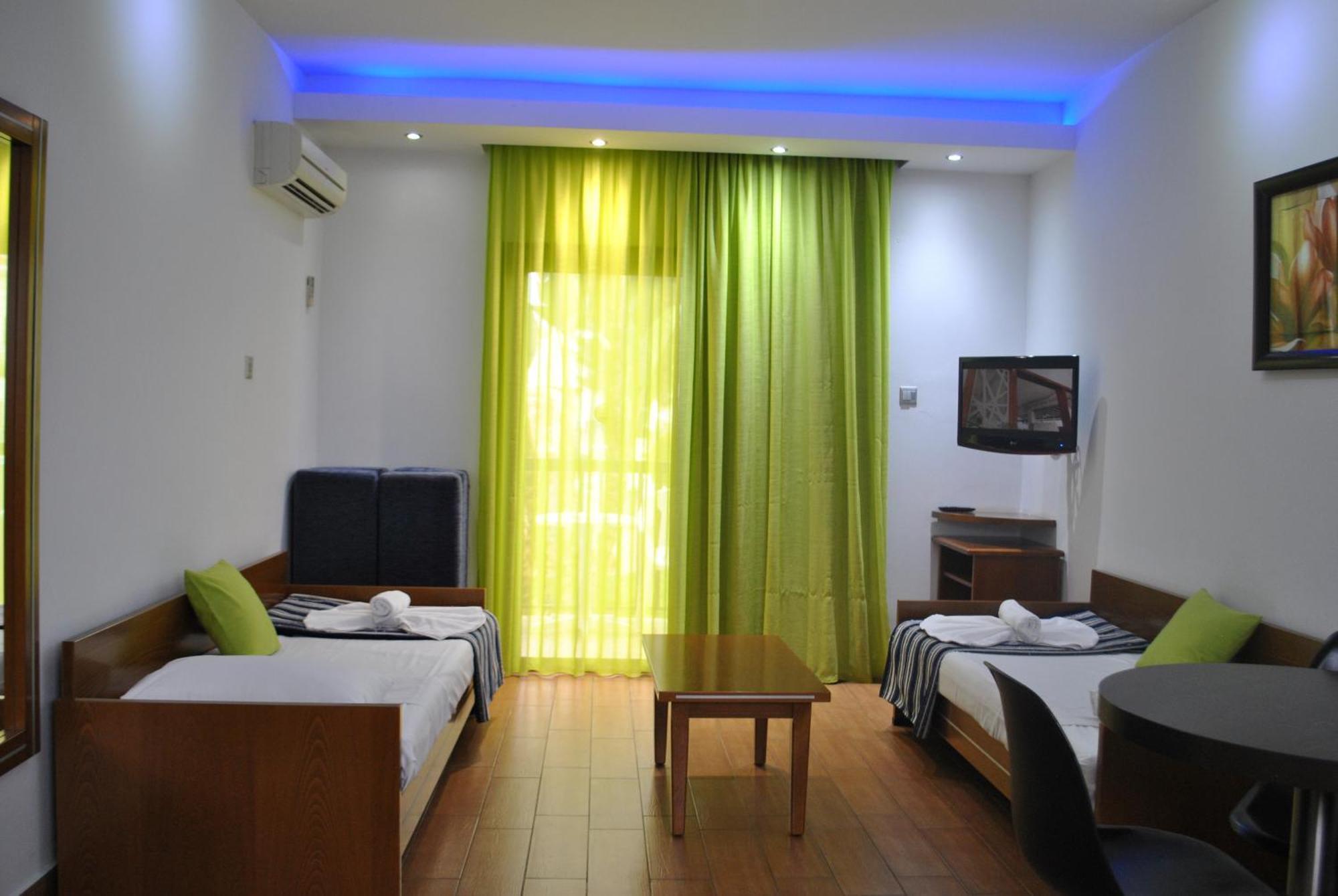 Loutsiana Deluxe Apts Ayia Napa Ngoại thất bức ảnh