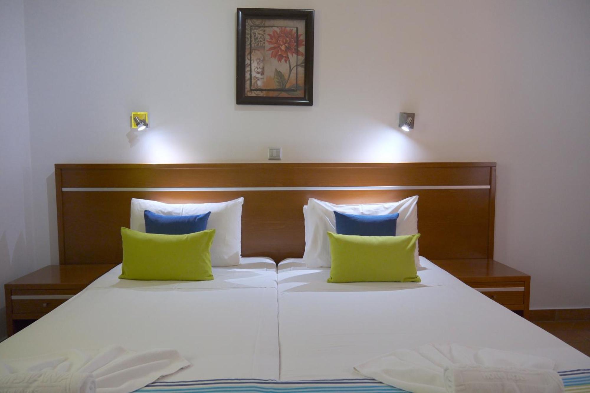 Loutsiana Deluxe Apts Ayia Napa Phòng bức ảnh