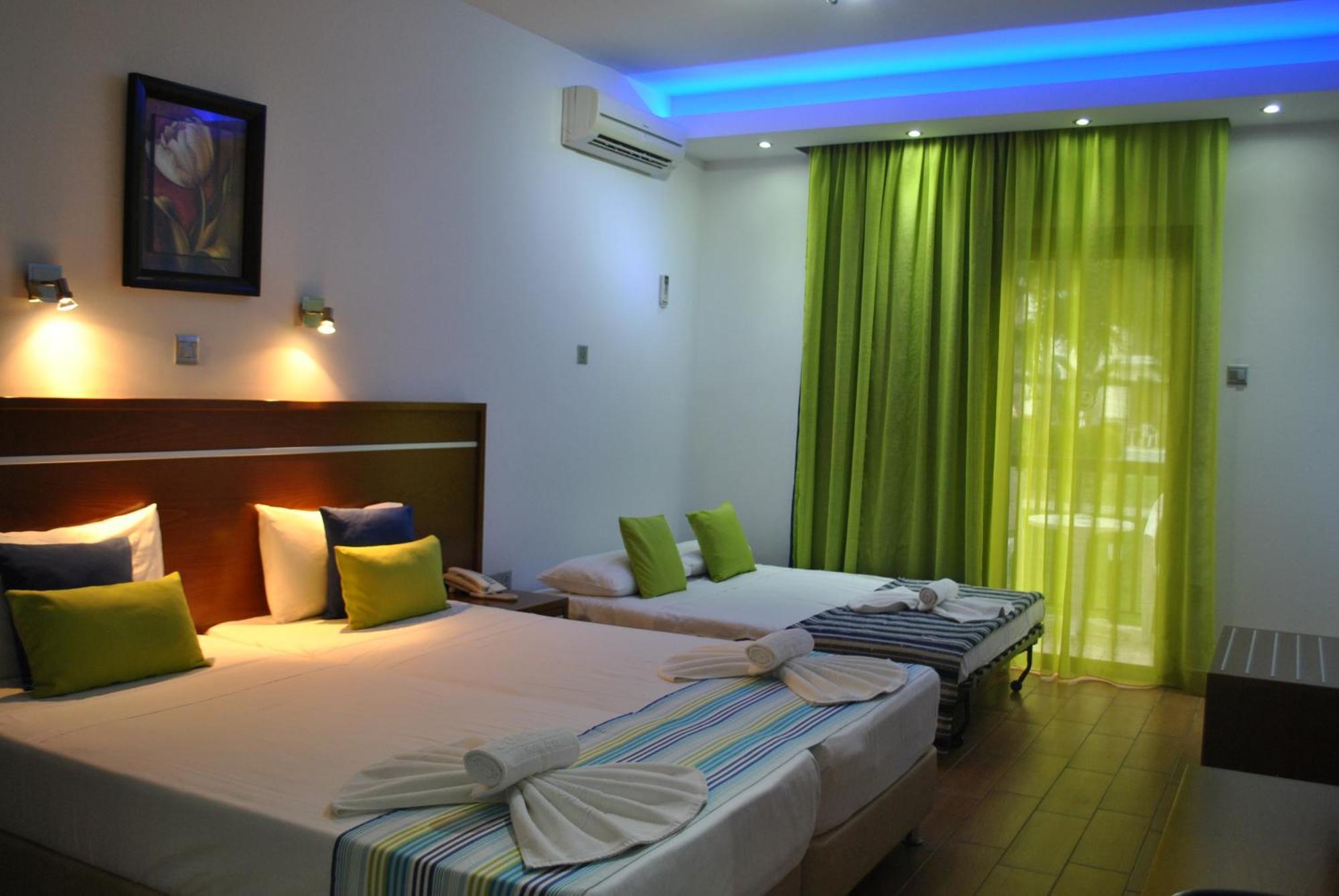 Loutsiana Deluxe Apts Ayia Napa Phòng bức ảnh