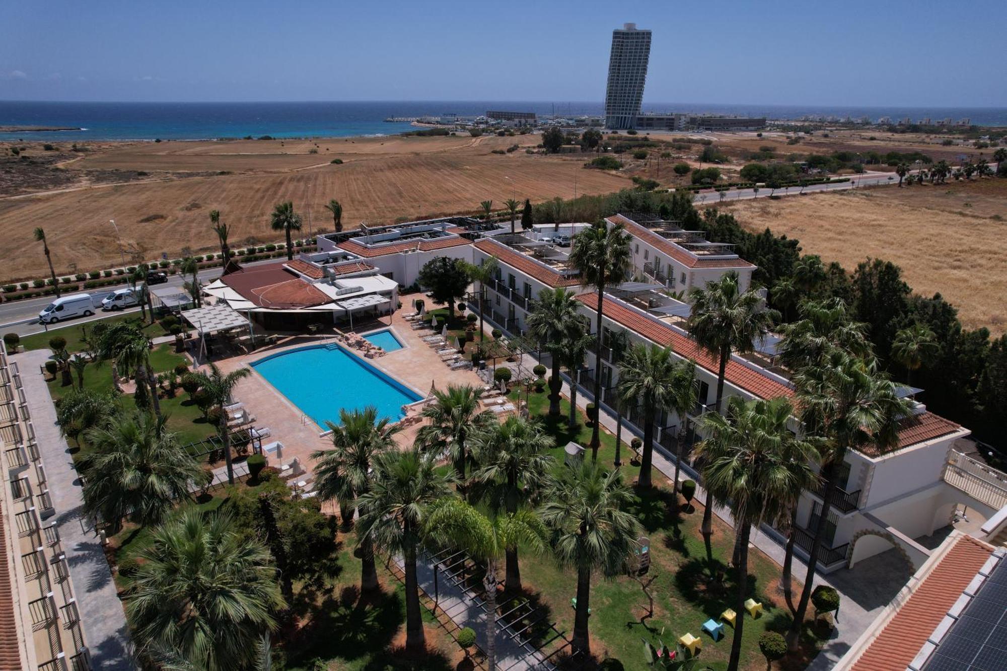 Loutsiana Deluxe Apts Ayia Napa Ngoại thất bức ảnh