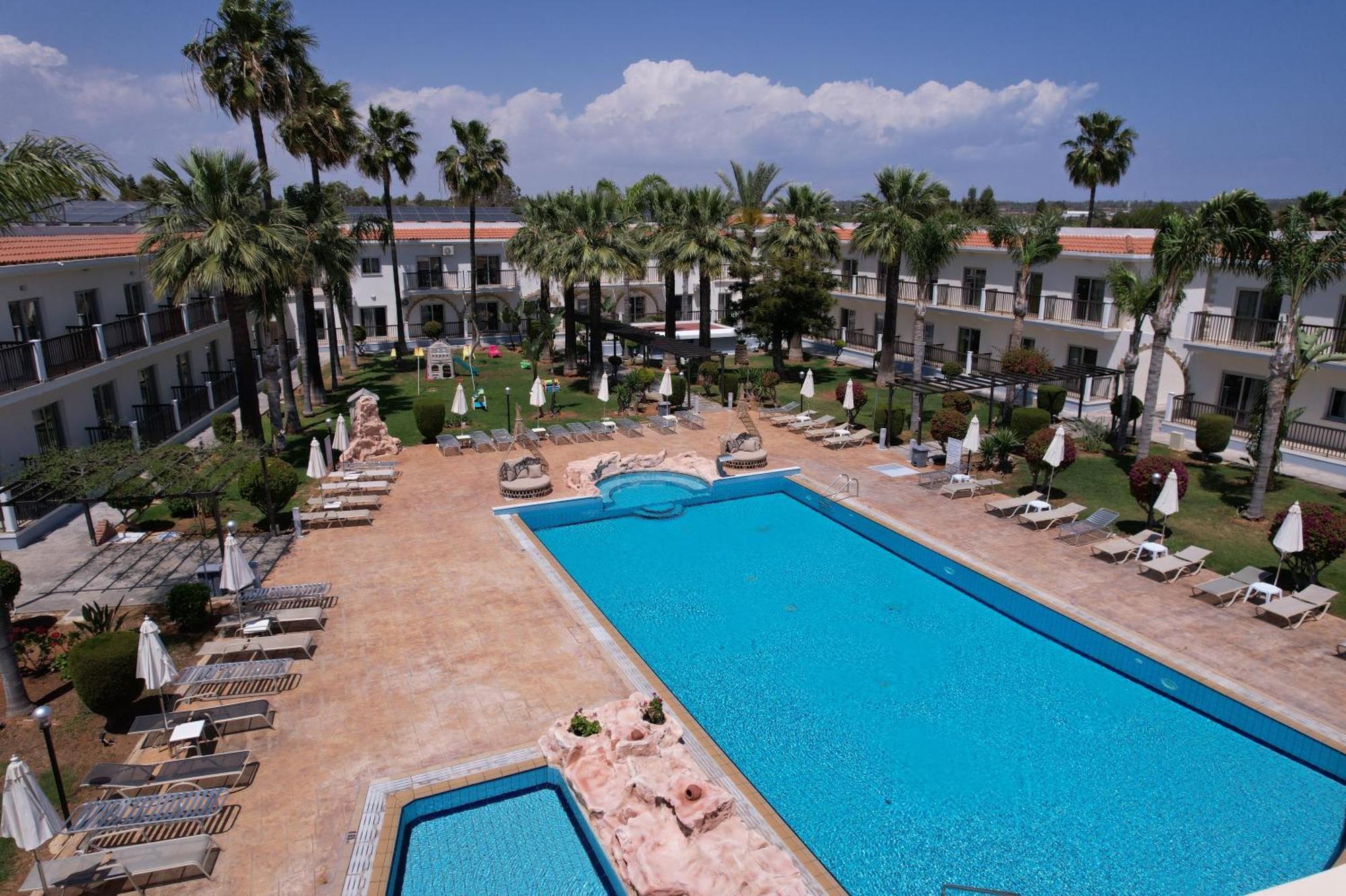 Loutsiana Deluxe Apts Ayia Napa Ngoại thất bức ảnh
