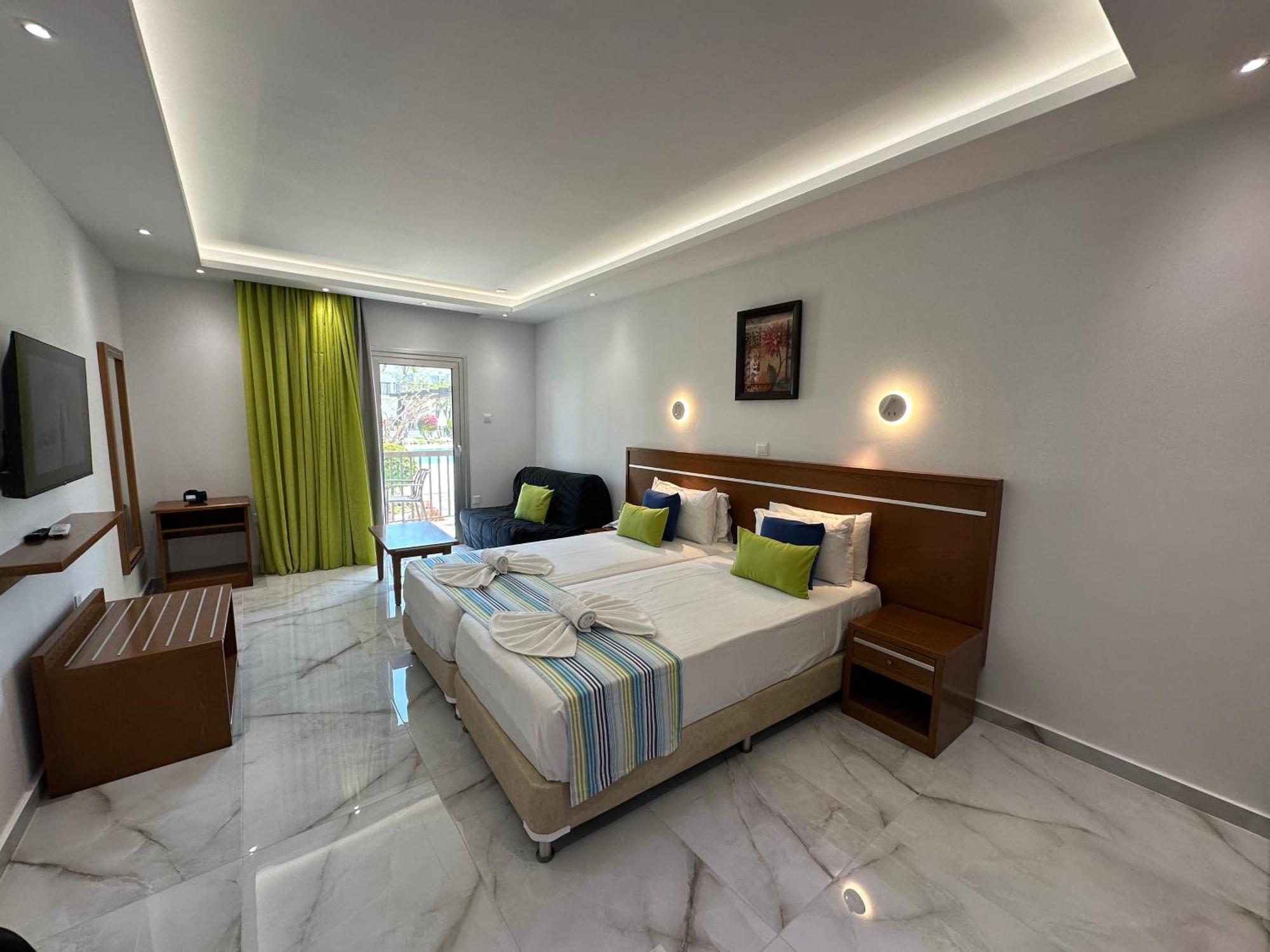 Loutsiana Deluxe Apts Ayia Napa Ngoại thất bức ảnh