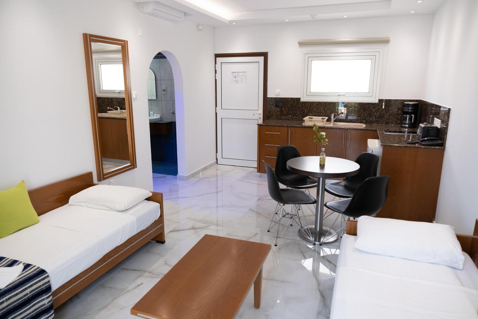 Loutsiana Deluxe Apts Ayia Napa Ngoại thất bức ảnh