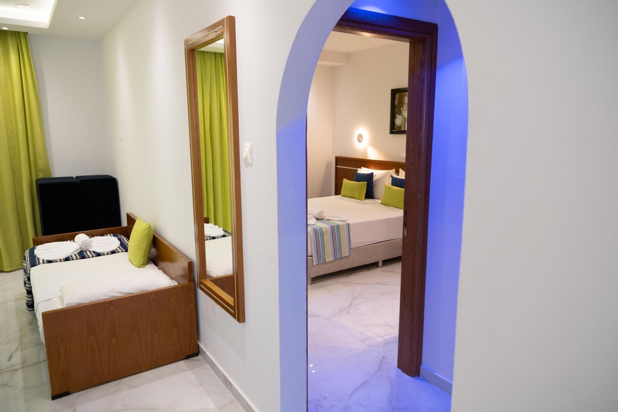 Loutsiana Deluxe Apts Ayia Napa Phòng bức ảnh