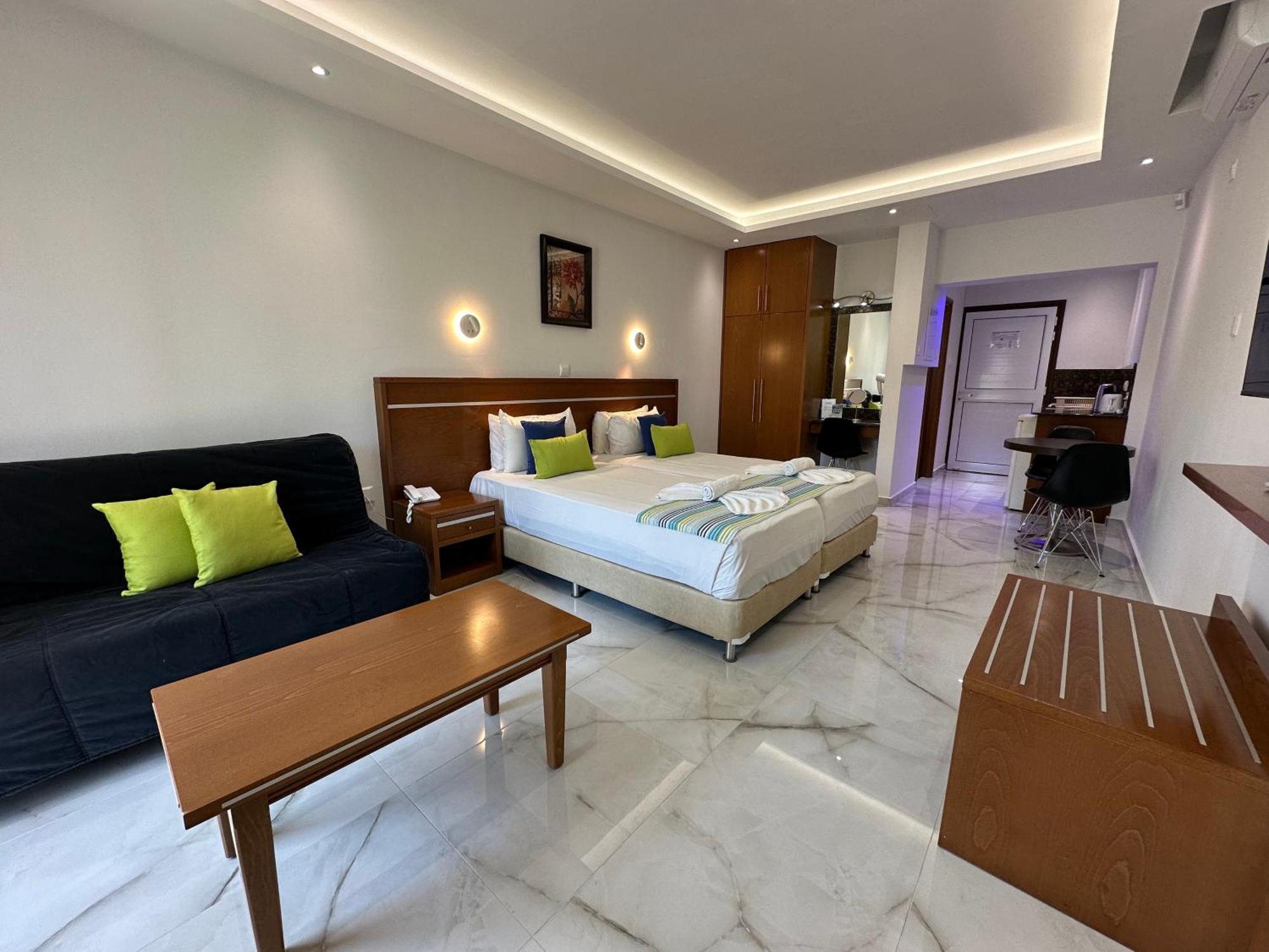 Loutsiana Deluxe Apts Ayia Napa Ngoại thất bức ảnh