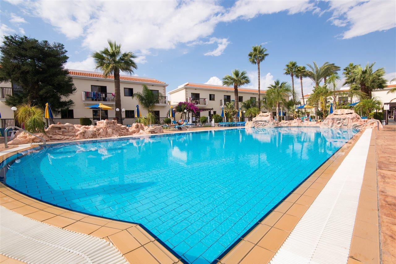 Loutsiana Deluxe Apts Ayia Napa Ngoại thất bức ảnh