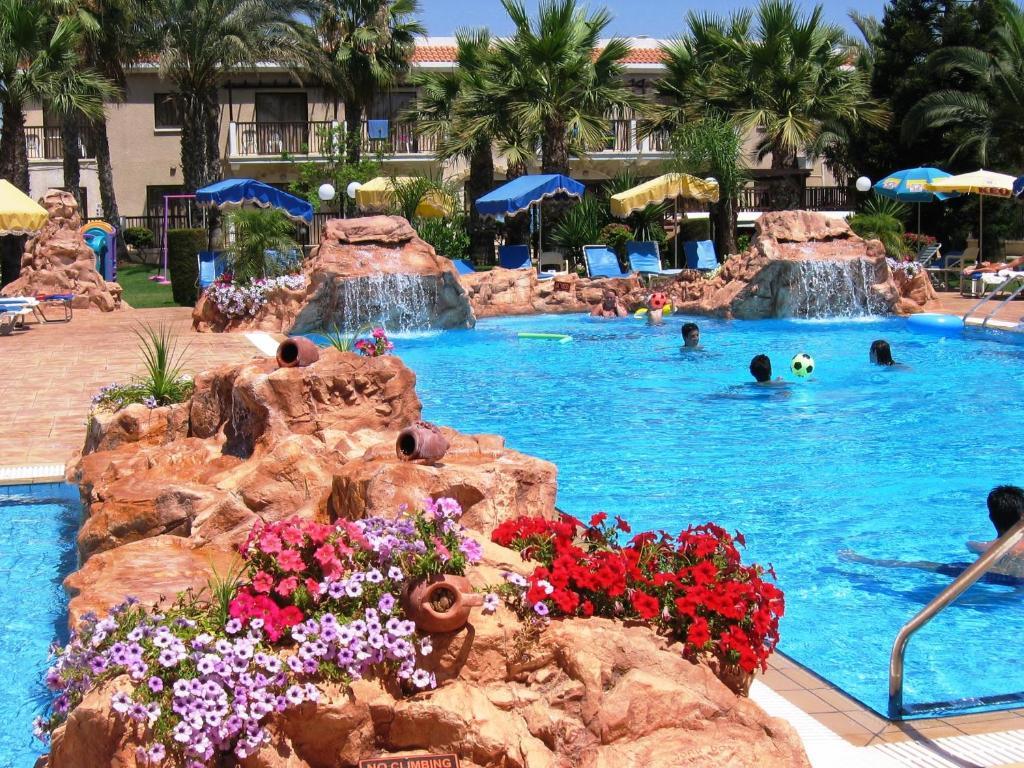 Loutsiana Deluxe Apts Ayia Napa Ngoại thất bức ảnh